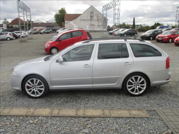 Škoda Octavia 2,0 TDI RS, aut.klima,tažné, - foto 8