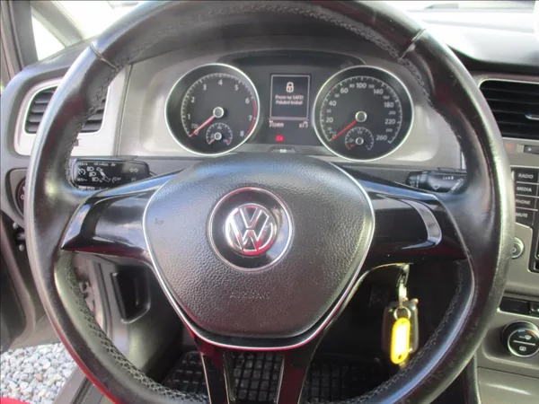 Volkswagen Golf 1,2 TSi,aut.klima.serv.kn. - foto 20