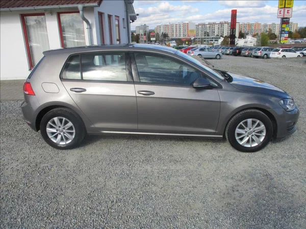 Volkswagen Golf 1,2 TSi,aut.klima.serv.kn. - foto 5