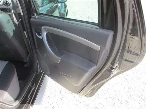 Dacia Duster 1,5 DCi, klima,serviska,tažné, - foto 12