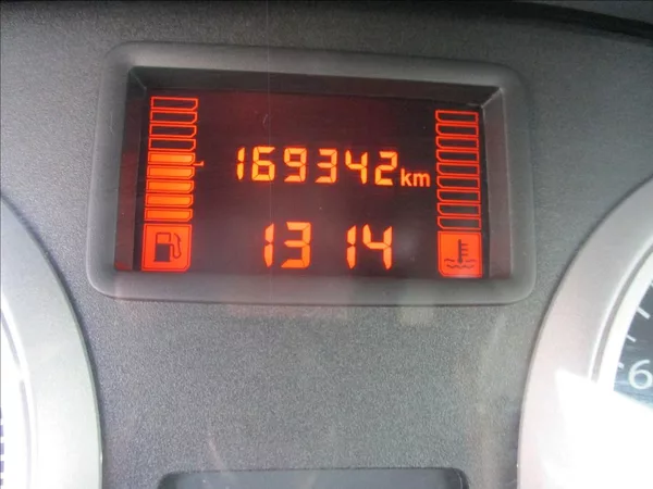 Dacia Duster 1,5 DCi, klima,serviska,tažné, - foto 20