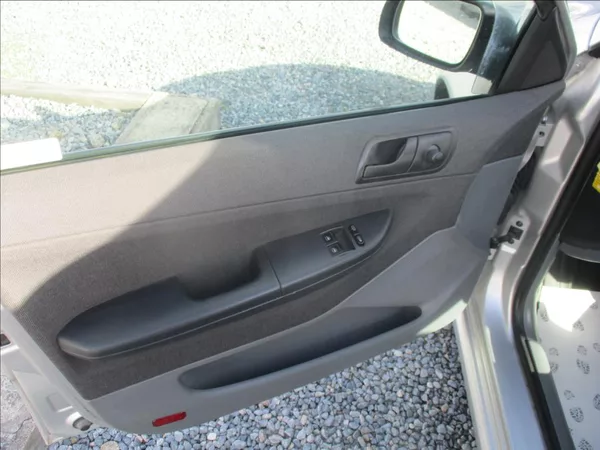 Škoda Fabia 1,2 i, 47kW,74 786km,1.maj,CZ, - foto 18