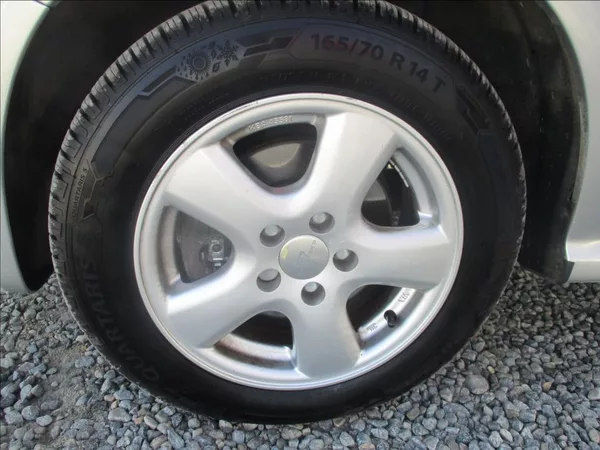 Škoda Fabia 1,2 i, 47kW,74 786km,1.maj,CZ, - foto 24
