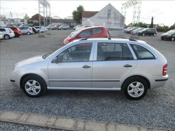 Škoda Fabia 1,2 i, 47kW,74 786km,1.maj,CZ, - foto 8