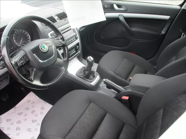 Škoda Octavia 1,4 TSI, digiklima, servis, - foto 17