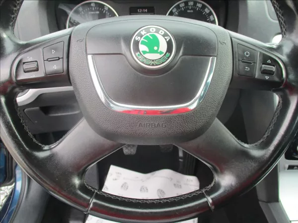 Škoda Octavia 1,4 TSI, digiklima, servis, - foto 24