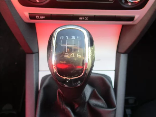 Škoda Octavia 1,4 TSi, Navi,aut.klima,servis - foto 22