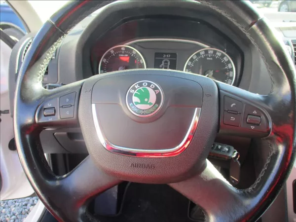Škoda Octavia 1,4 TSi, Navi,aut.klima,servis - foto 23