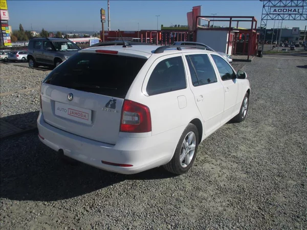 Škoda Octavia 1,4 TSi, Navi,aut.klima,servis - foto 8