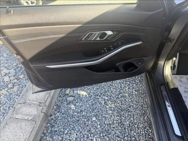 BMW Řada 3 2,0 330i, M-sport,X-drive,CZ, - foto 12