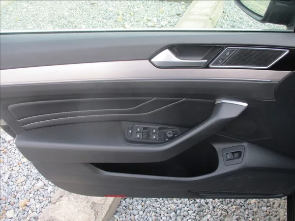 Volkswagen Passat 2,0 TDI, Elegance, DSG, servis - foto 12