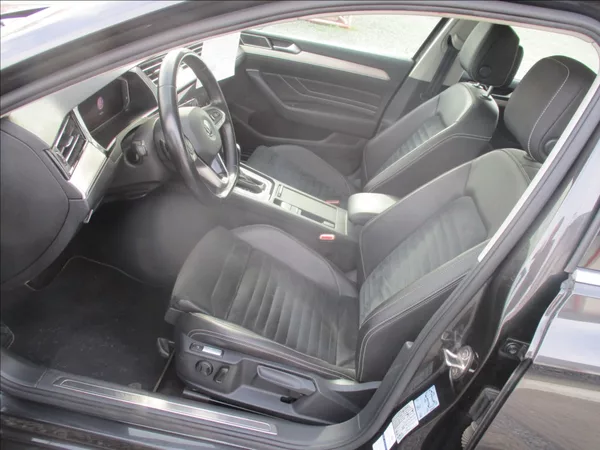 Volkswagen Passat 2,0 TDI, Elegance, DSG, servis - foto 13