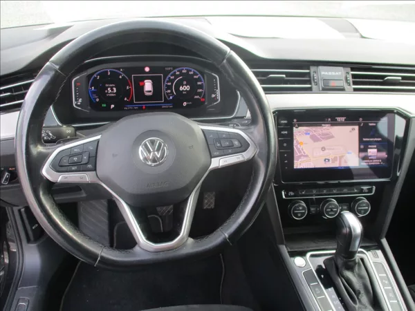 Volkswagen Passat 2,0 TDI, Elegance, DSG, servis - foto 14