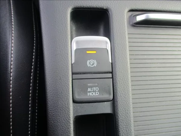 Volkswagen Passat 2,0 TDI, Elegance, DSG, servis - foto 23