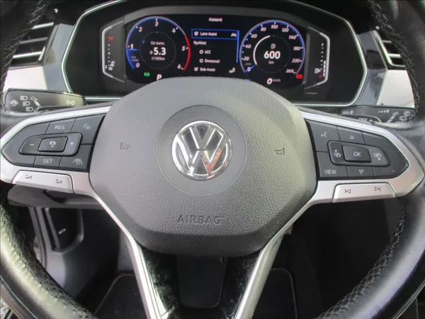 Volkswagen Passat 2,0 TDI, Elegance, DSG, servis - foto 24