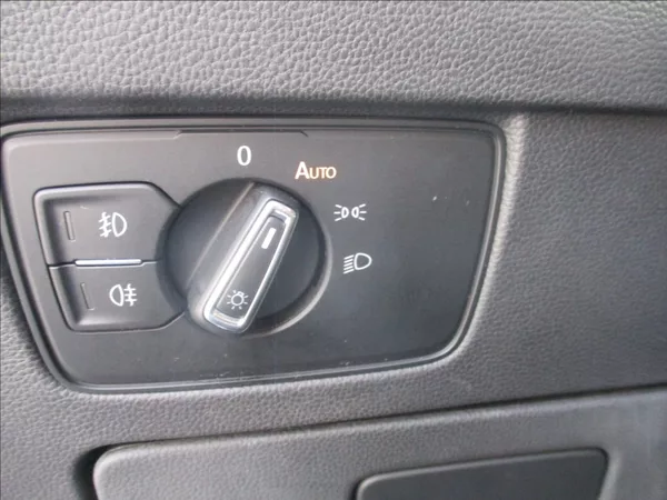 Volkswagen Passat 2,0 TDI, Elegance, DSG, servis - foto 26