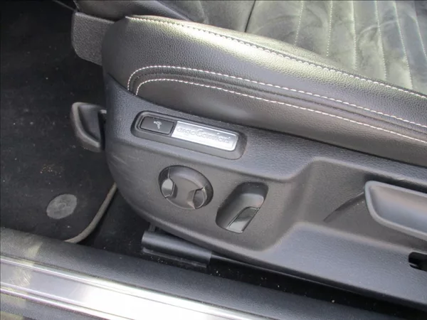 Volkswagen Passat 2,0 TDI, Elegance, DSG, servis - foto 27