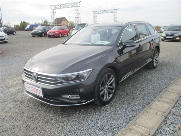 Volkswagen Passat 2,0 TDI, Elegance, DSG, servis - foto 3