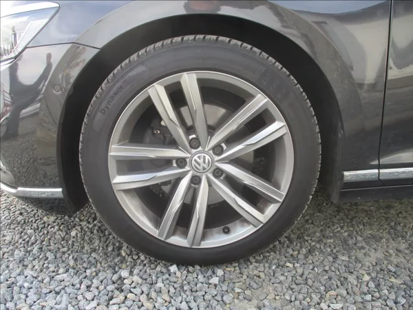 Volkswagen Passat 2,0 TDI, Elegance, DSG, servis - foto 31
