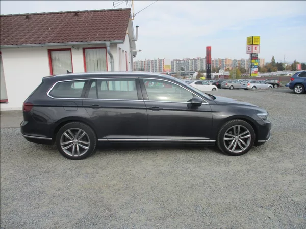 Volkswagen Passat 2,0 TDI, Elegance, DSG, servis - foto 5