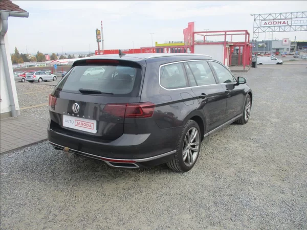 Volkswagen Passat 2,0 TDI, Elegance, DSG, servis - foto 6