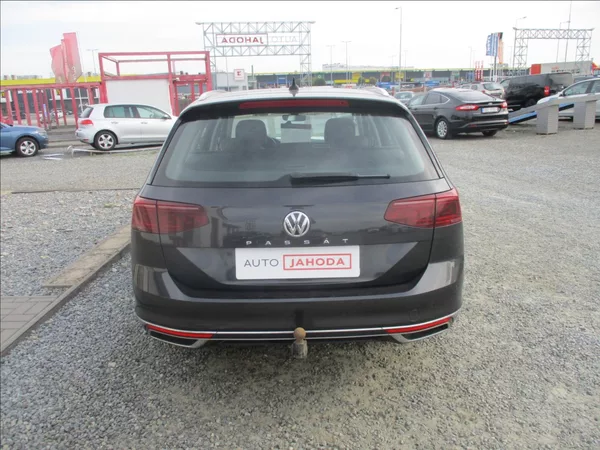 Volkswagen Passat 2,0 TDI, Elegance, DSG, servis - foto 7