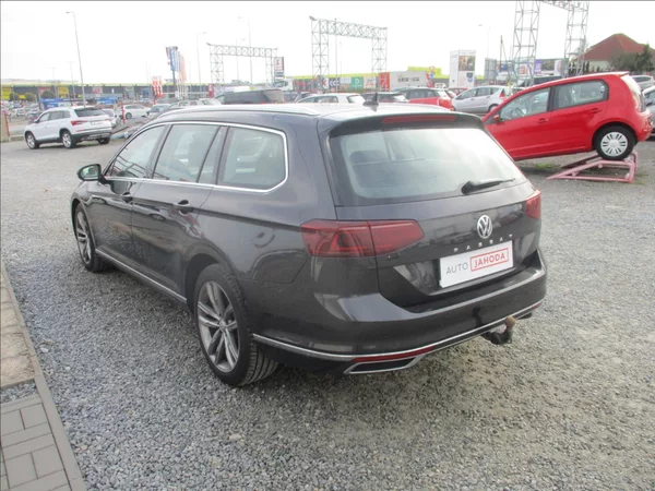 Volkswagen Passat 2,0 TDI, Elegance, DSG, servis - foto 8