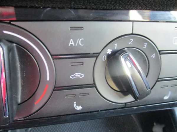 Škoda Fabia 1,0 TSI, Style,81kW,servis,CZ, - foto 17