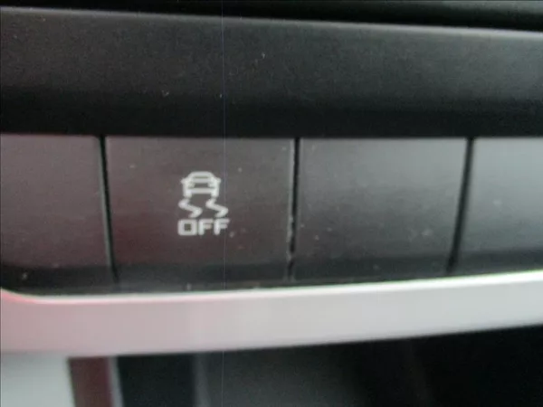 Škoda Yeti 1,4 TSI, servis, xenon, 1.maj, - foto 12