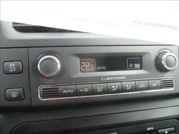 Škoda Fabia 1,2 TSI, digiklima,servis,tažn - foto 11
