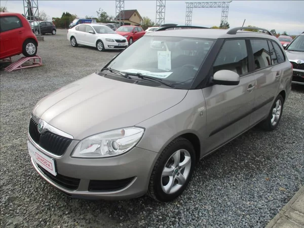 Škoda Fabia 1,2 TSI, digiklima,servis,tažn - foto 3