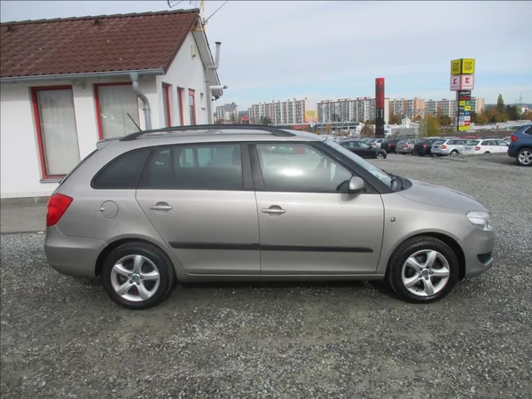 Škoda Fabia 1,2 TSI, digiklima,servis,tažn - foto 4