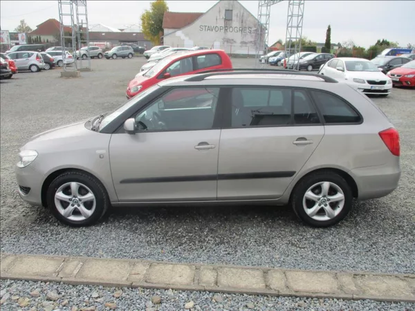 Škoda Fabia 1,2 TSI, digiklima,servis,tažn - foto 8