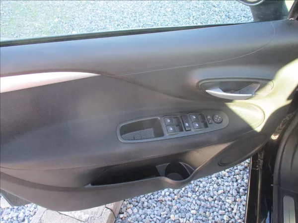 Fiat Punto 1,2 i, aut.klima,servis,1.maj, - foto 14