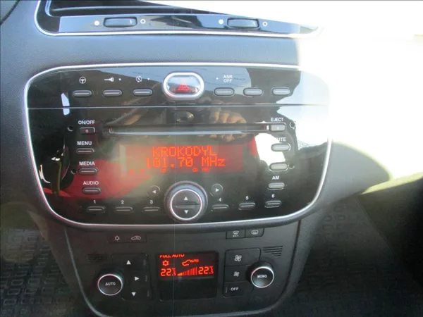 Fiat Punto 1,2 i, aut.klima,servis,1.maj, - foto 17