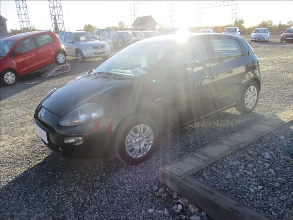Fiat Punto 1,2 i, aut.klima,servis,1.maj, - foto 4