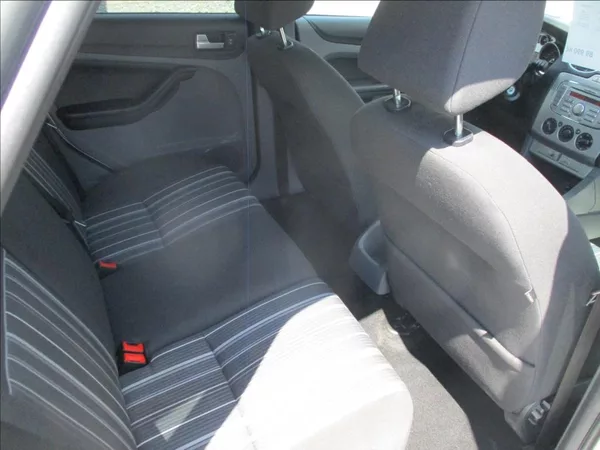 Ford Focus 1,6 i, klima, serv. kniha, - foto 11