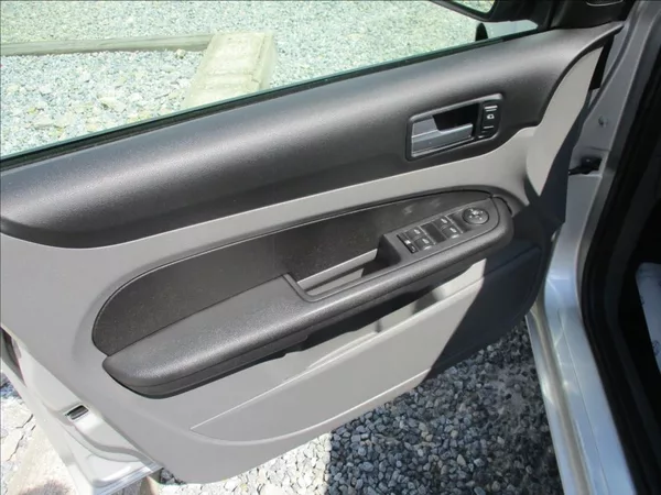 Ford Focus 1,6 i, klima, serv. kniha, - foto 18