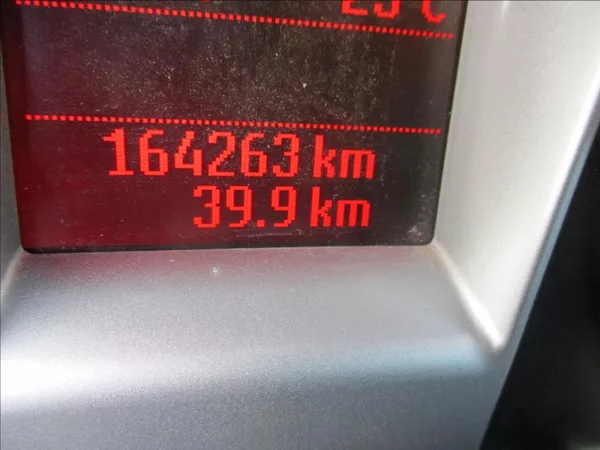 Ford Focus 1,6 i, klima, serv. kniha, - foto 19