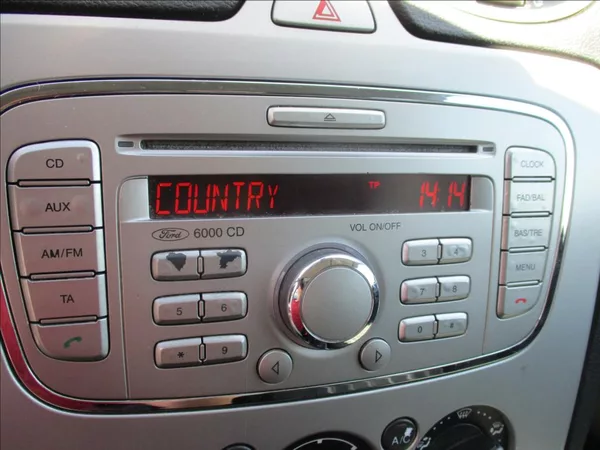 Ford Focus 1,6 i, klima, serv. kniha, - foto 20