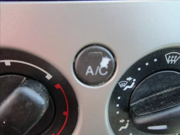 Ford Focus 1,6 i, klima, serv. kniha, - foto 22
