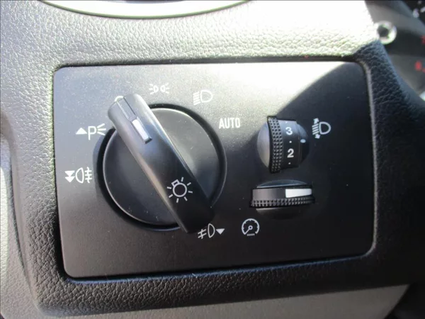 Ford Focus 1,6 i, klima, serv. kniha, - foto 25
