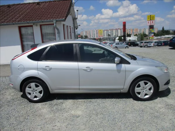 Ford Focus 1,6 i, klima, serv. kniha, - foto 4