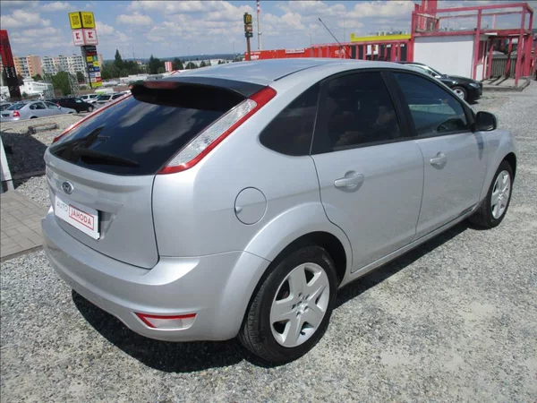 Ford Focus 1,6 i, klima, serv. kniha, - foto 5