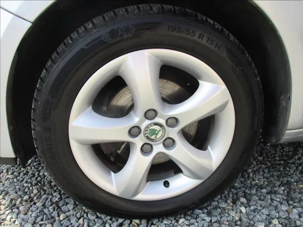 Škoda Fabia 1,4 i 16v, aut. klimatizace, - foto 27