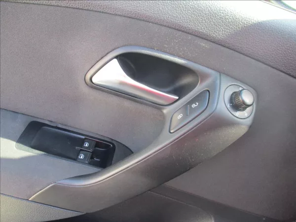Volkswagen Polo 1,2 i, klimatizace, ABS,ASR, - foto 28