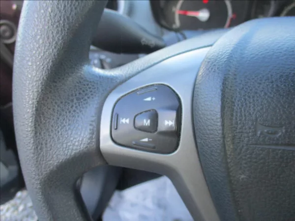 Ford Fiesta 1,3 i, klimatizace, - foto 17