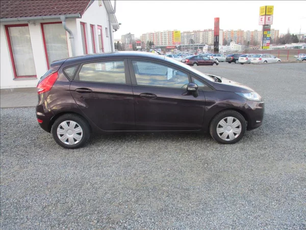 Ford Fiesta 1,3 i, klimatizace, - foto 5
