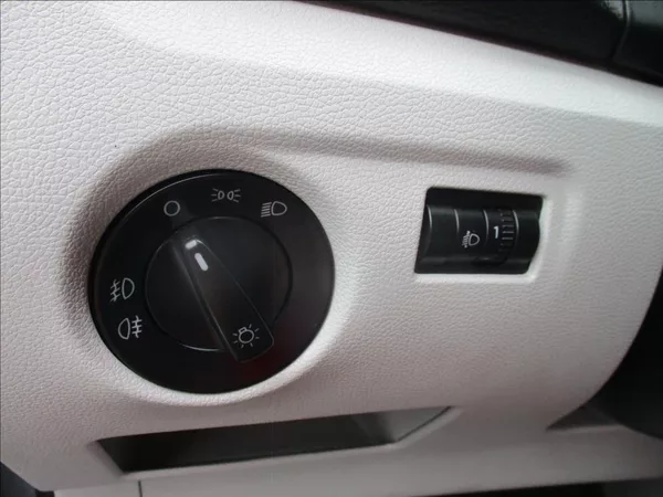 Škoda Fabia 1,2 i, digiklima, serviska, - foto 24