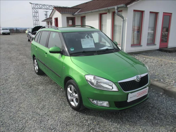 Škoda Fabia 1,2 TSI, klimatizace, serviska